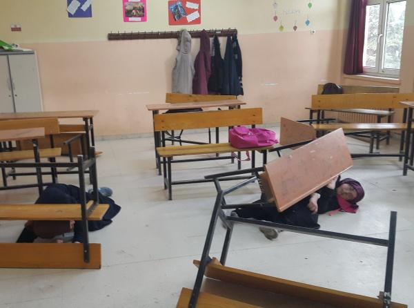 İki Okul Ortaklaşa Deprem, Yangın ve Personel Tahliye Tatbikatı Yapıldı